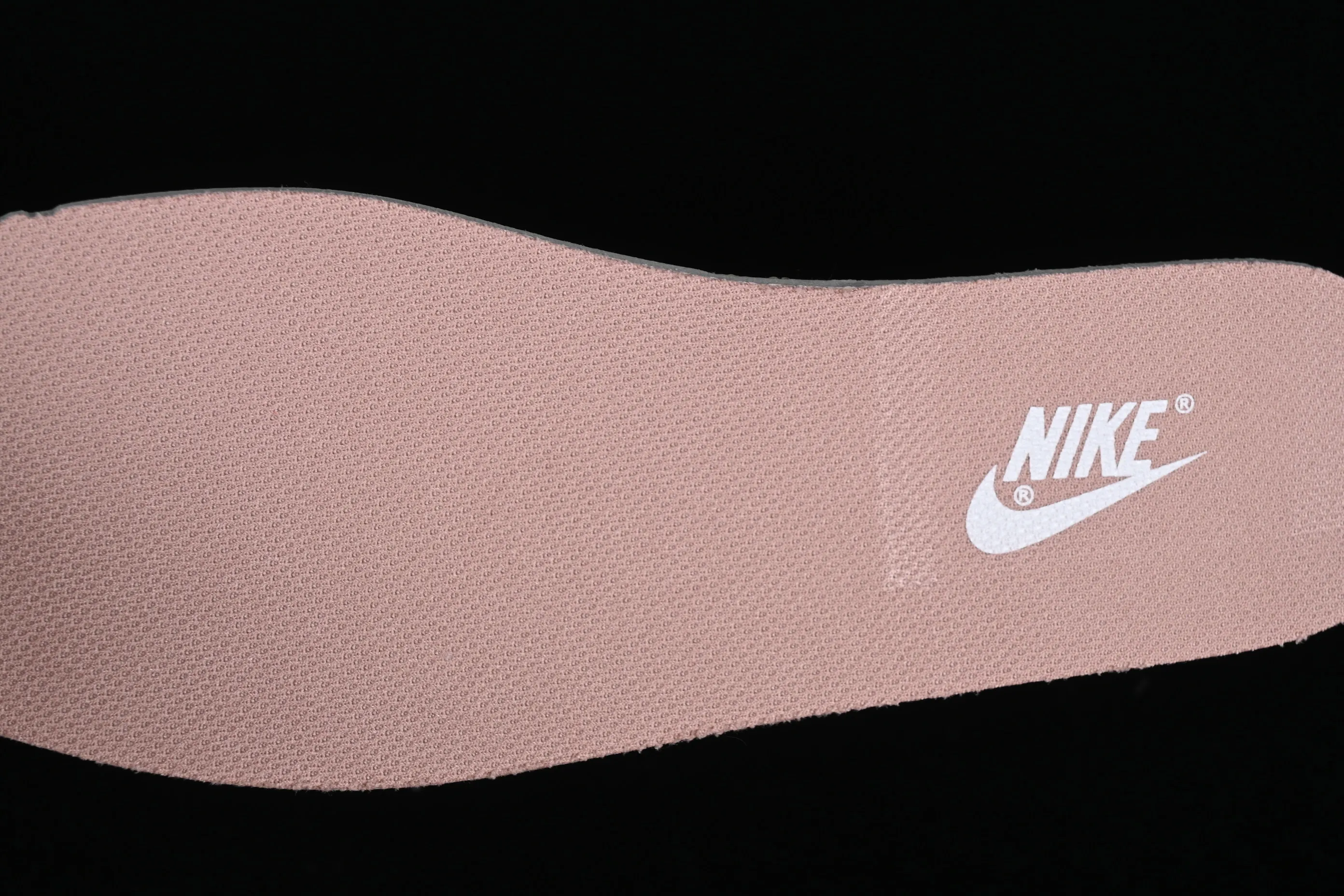 All categories Nk SB Dunk series Nk SB Dunk Low low-top sneakers Nk Dunk Low "Pink Gingham" pink seersucker color SB low-top casual sneakers FB9881-600